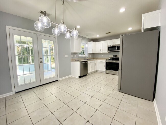 Building Photo - Four Bedroom Home Available in Edgefield!