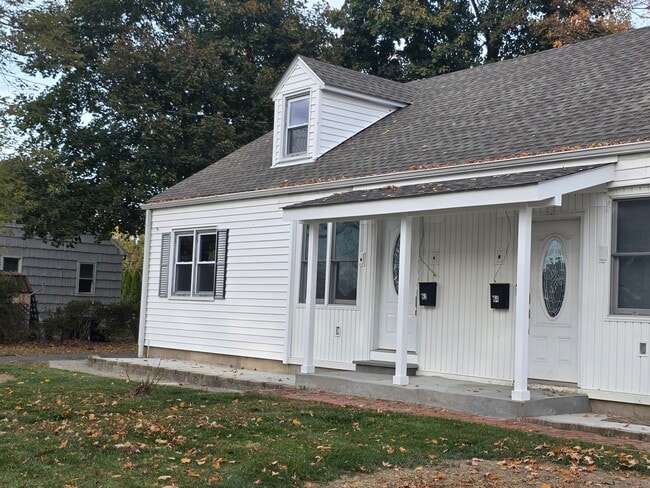 Building Photo - 62 Pond Point Ave