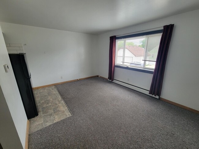 Building Photo - 6521