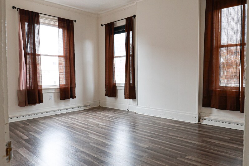 Building Photo - 1301 8th Ave