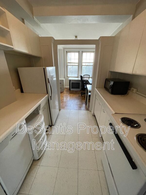 Building Photo - 144 North Dithridge Street