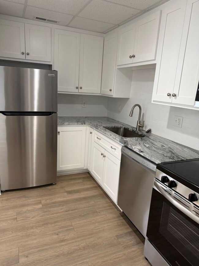 Building Photo - 400 Gallatin Ave