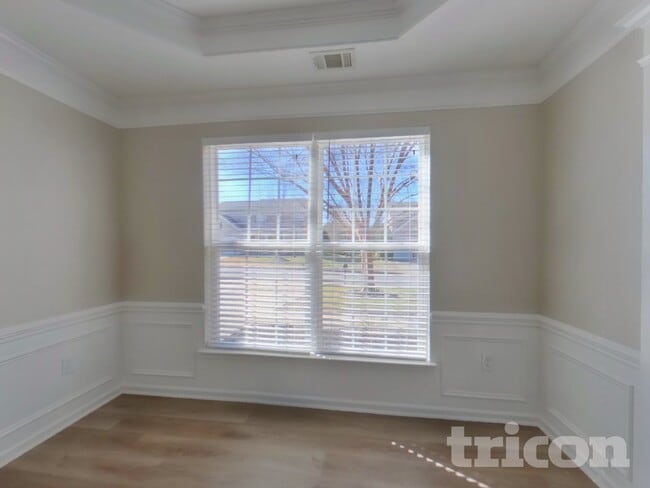 Building Photo - 2020 Universe Ct