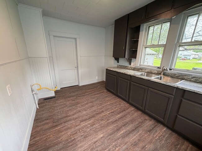 Building Photo - 426 Maple-W
