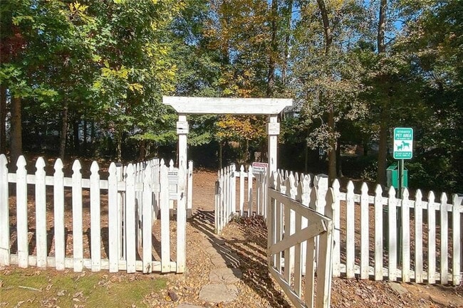 Building Photo - 1468 Briarwood Rd NE