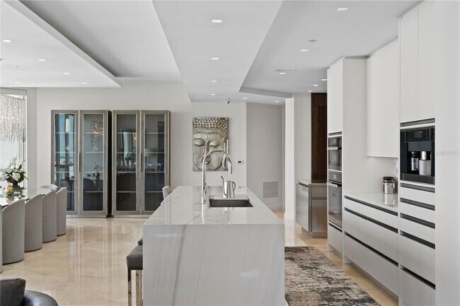 Building Photo - 450 Knights Run Ave