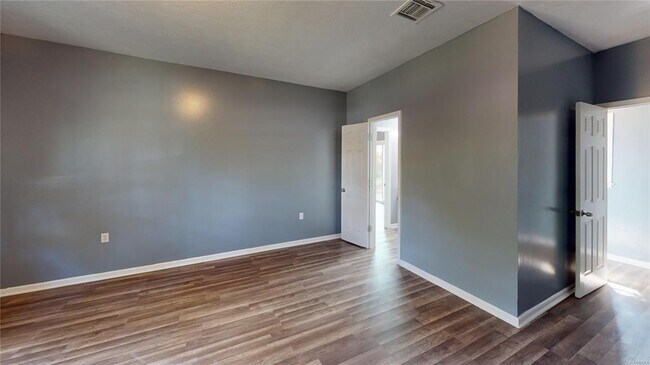 Building Photo - 103 Woodley Ave