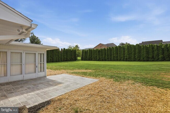 Building Photo - 11475 Pine Hill Dr