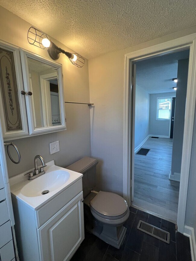 Building Photo - 278 Hosack St