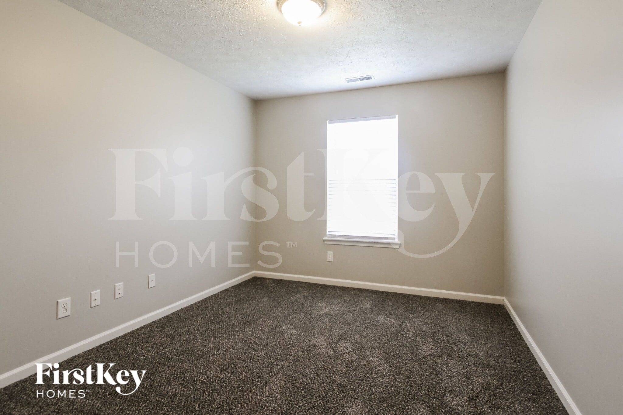 Building Photo - 4827 Lakestone Dr