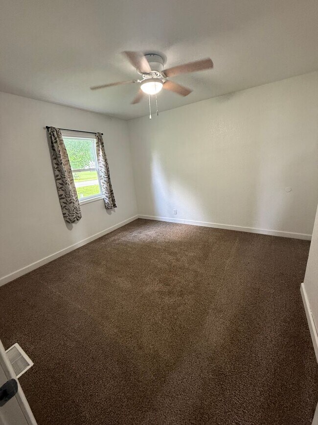Building Photo - 207 Yetley St