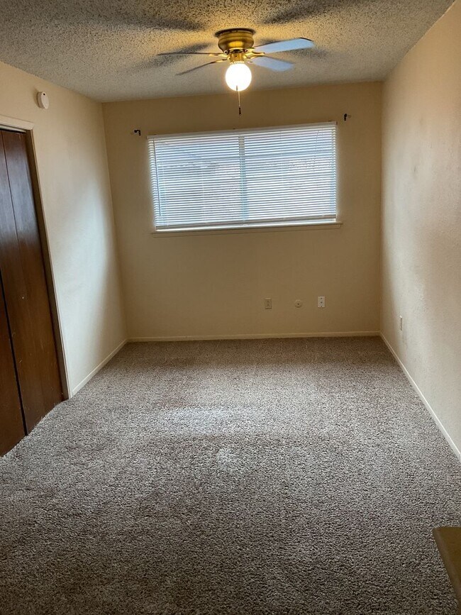 Building Photo - 113 Sasser Dr