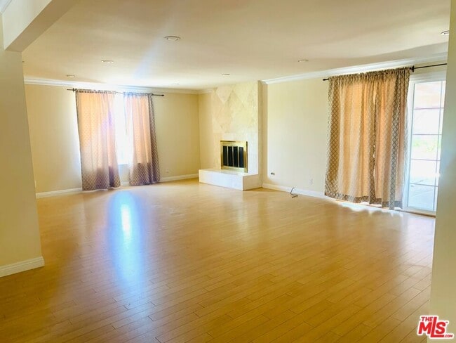 Building Photo - 3007 Jolley Dr