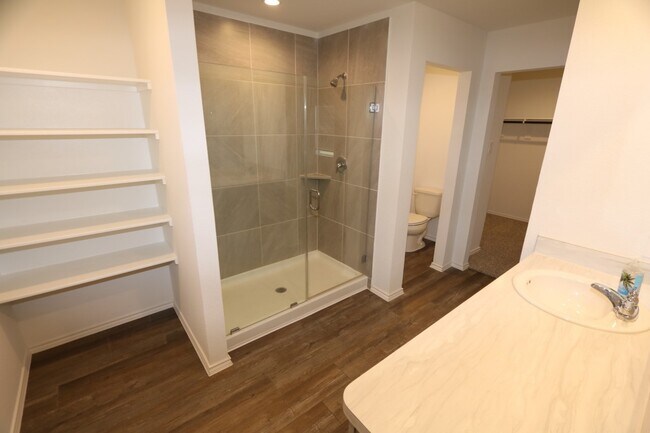 Building Photo - 24808 Sugar Pine Cone St