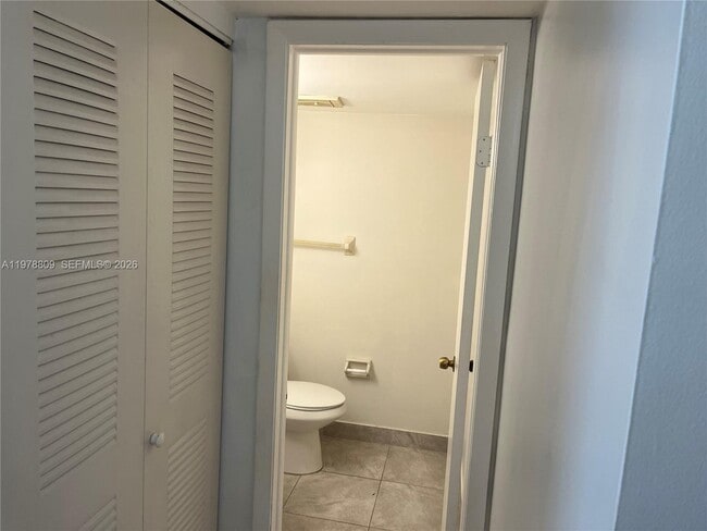 Building Photo - 1250 Lincoln Rd