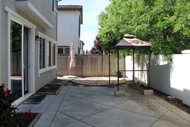 Building Photo - 1280 Cornell Dr
