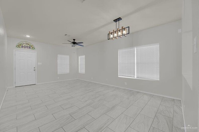 Building Photo - 21 N 21st St