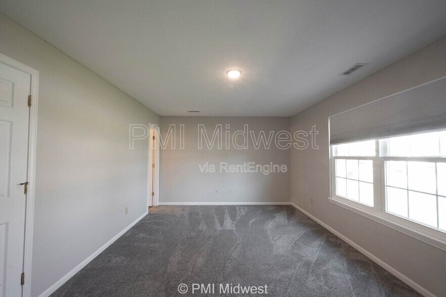 Building Photo - 7657 Scatter Woods Ln