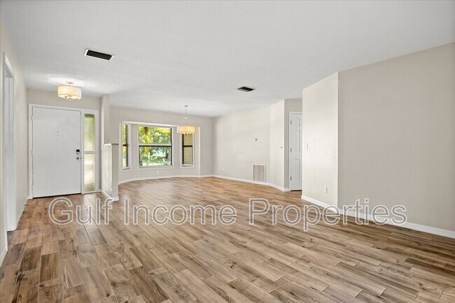 Building Photo - 8307 12th Ave Dr NW