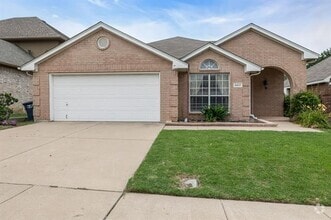 Building Photo - 4917 Woodmeadow Dr