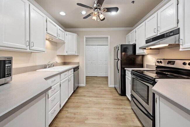 Building Photo - Ashley House - 2 bedrooms