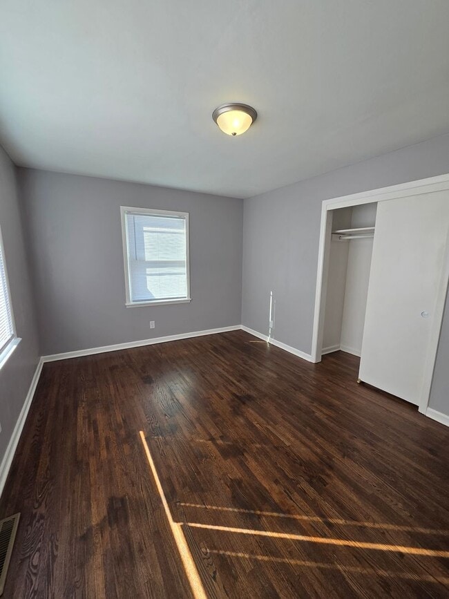 Building Photo - 715 N Kokomo Ave