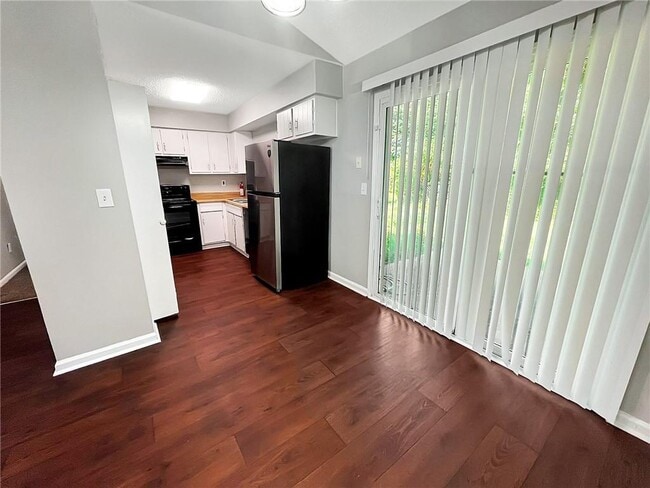 Building Photo - 8697 Embrey Dr