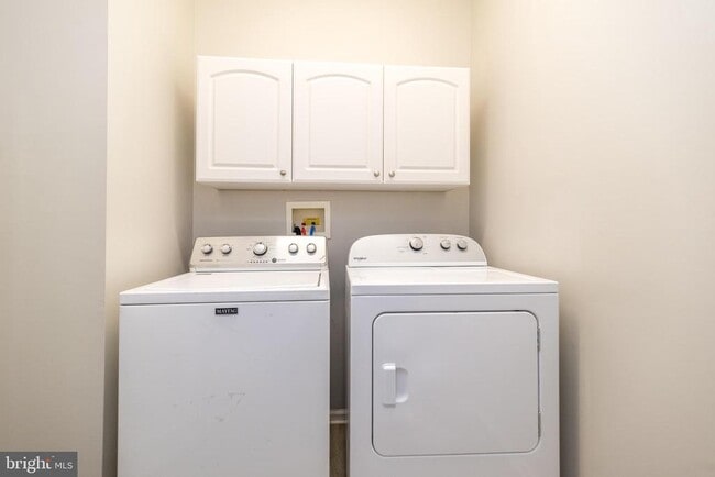 Building Photo - 5128 Barness Ct