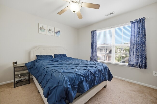 Building Photo - 5325 Brinsley Ln