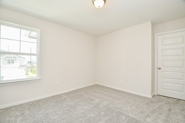 Building Photo - 27927 Western Crk Ct