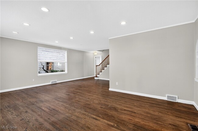 Building Photo - 2520 Laurelhurst Rd