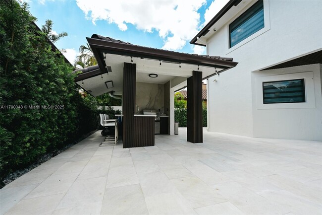 Building Photo - 8450 NW 169th Terrace