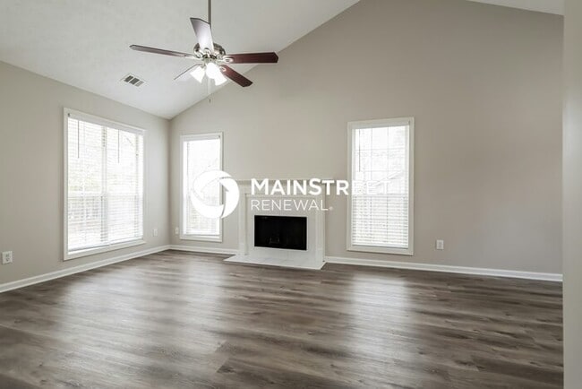 Building Photo - 3 Bedroom Pet-Friendly Home in FLOWERY BRA...