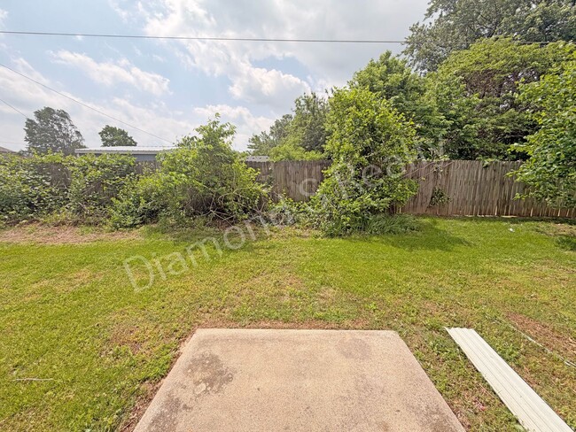 Building Photo - 1508 W Rainey St