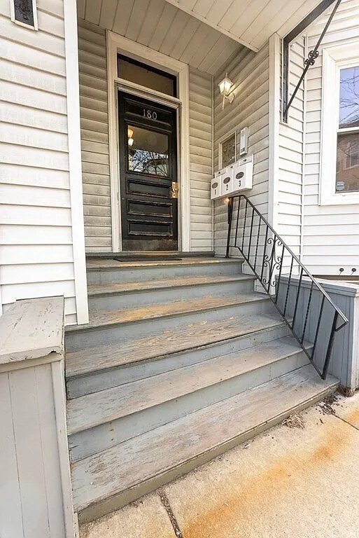 Building Photo - 180 L St