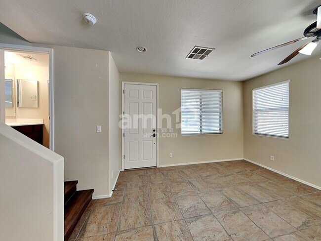 Building Photo - 3774 E Santa Fe Ln