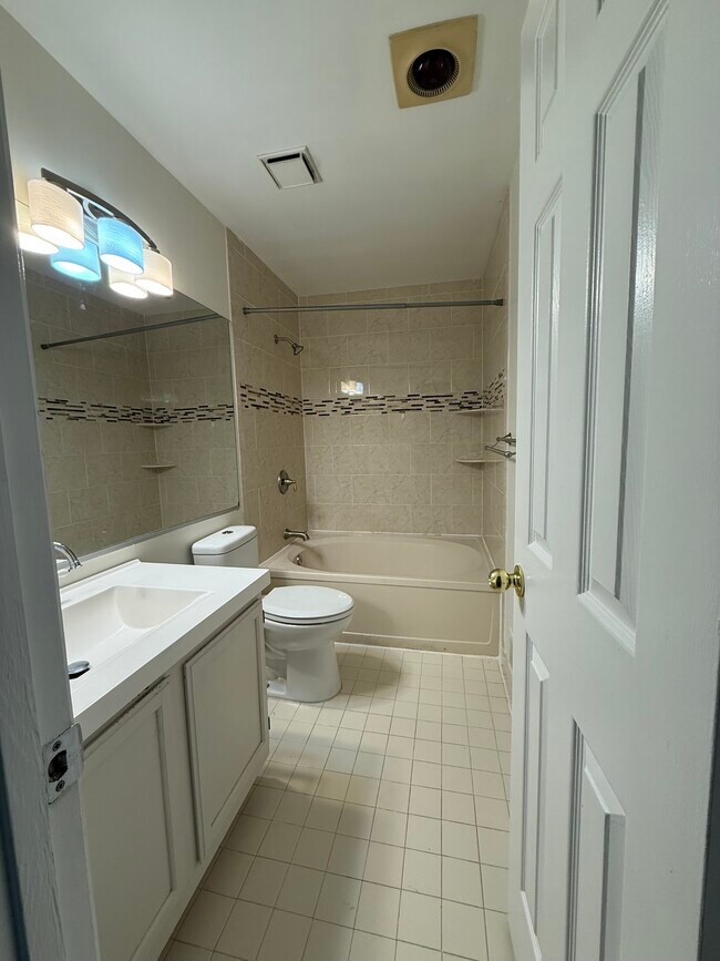 Building Photo - 9632 Hadleigh Ct