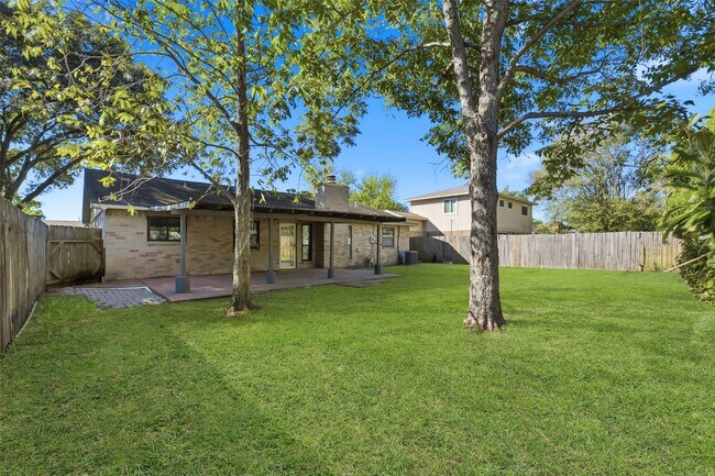 Building Photo - 16318 Cypress Point Dr