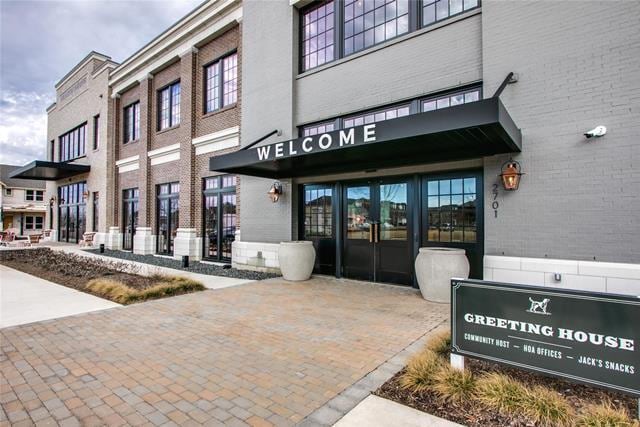 Building Photo - "Lovely 3-Bedroom, 2.5-Bath Home with Gourmet Kitchen and Inviting Indoor-Outdoor Living!"