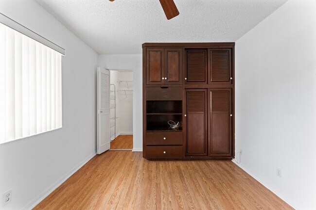 Building Photo - 142 Lake Pine Cir