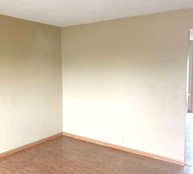 Building Photo - 309 Biggs Dr