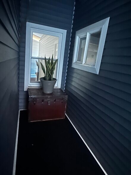 2nd floor Private Back Entrance and walkway . - 328 High St