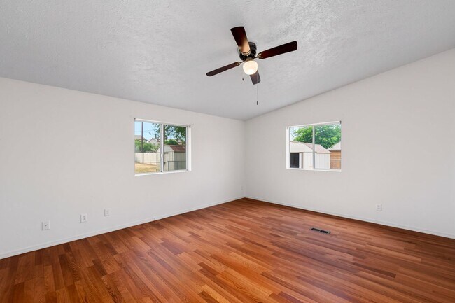 Building Photo - 13507 W Stella Ln