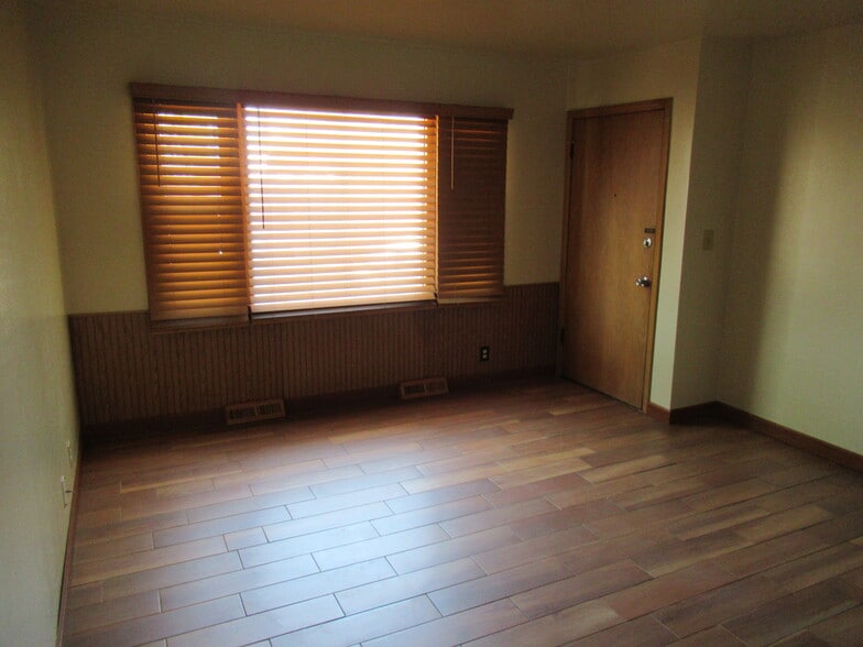 Front Room - 7527 W Melvina St