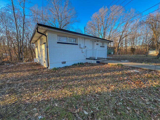 Building Photo - Move-In Specials Available! Completely Rem...