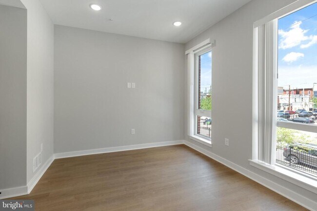 Building Photo - 2344 W Seybert St