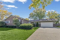 Building Photo - 963 Garden Ln