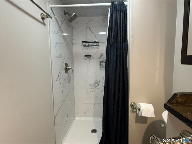 Building Photo - 51 N Orchard St