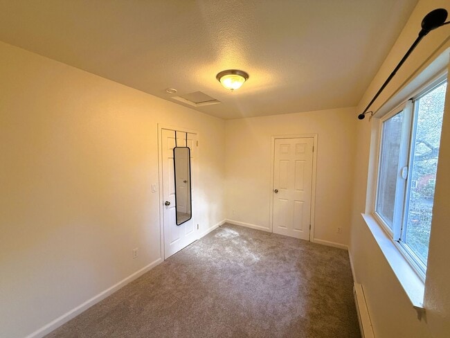 Building Photo - 17353 Park Ave