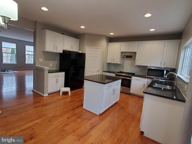 Building Photo - 2907 Fairfax Metro Ln